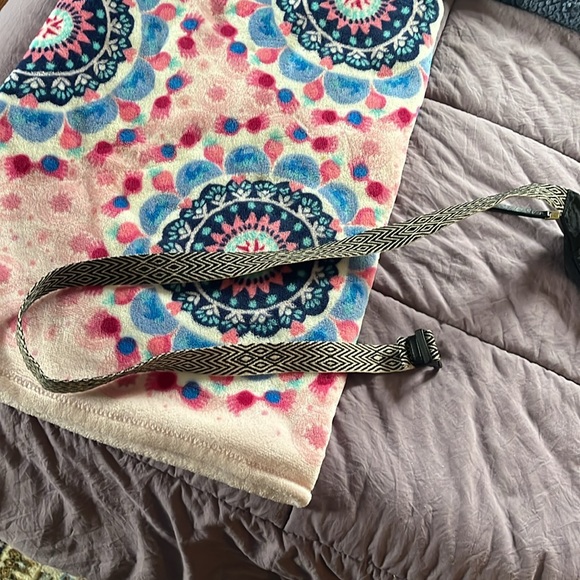 Universal Threads Fanny pack - Picture 5 of 5